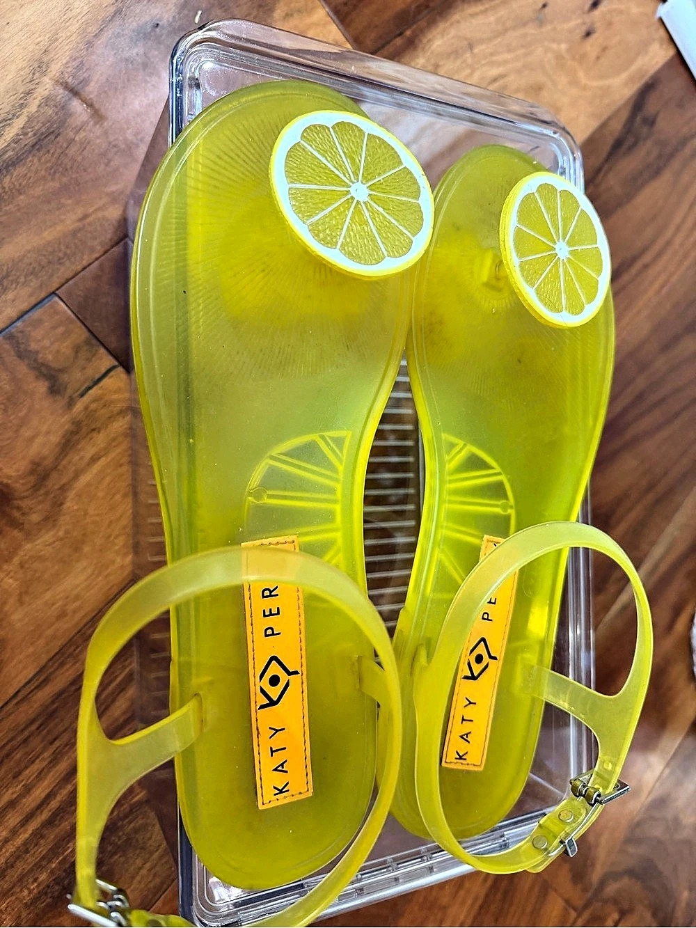 Katy Perry The Geli Sandal Lemon Charm Jelly Sandals Yellow - Picture 2 of 4